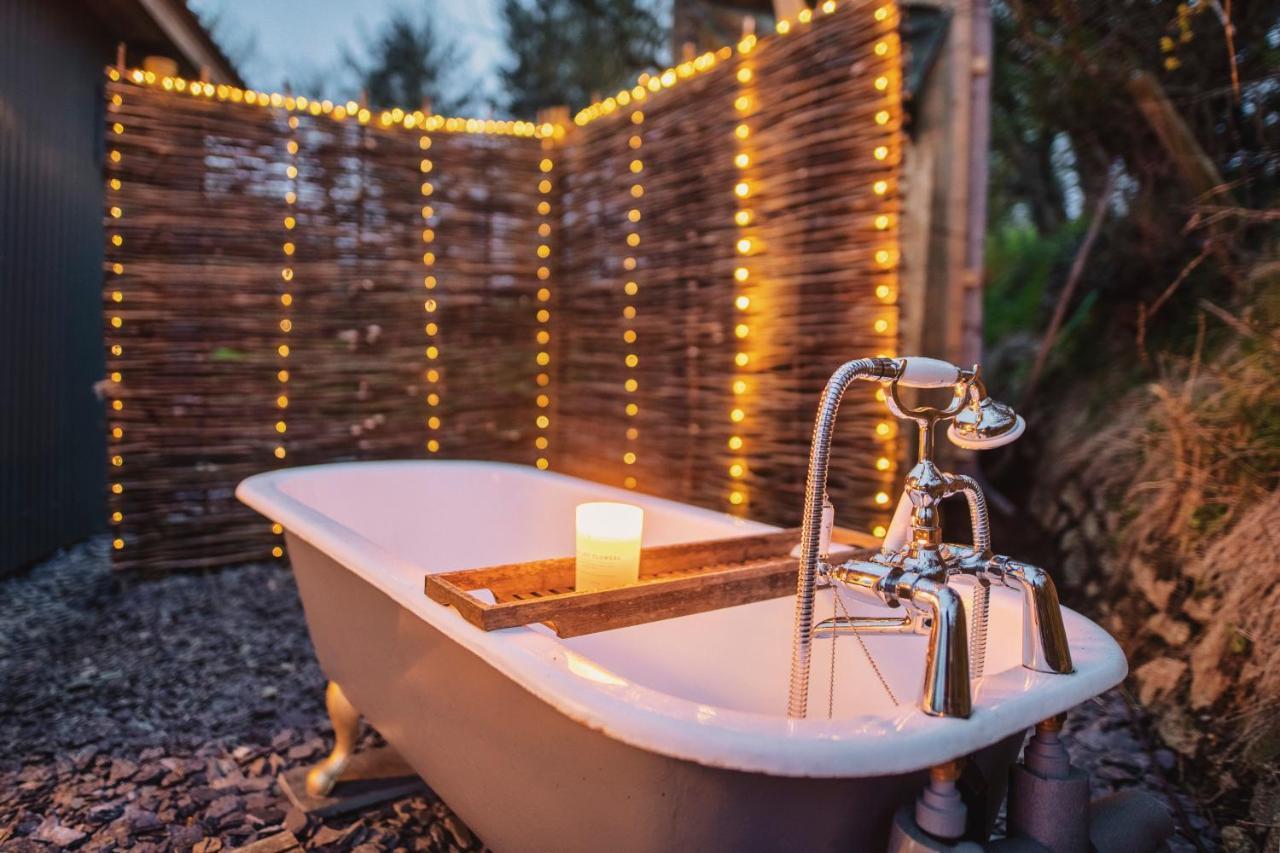 Luxury Glamping Cabin With Outdoor Bath On Cornish Flower Farm Truro Zewnętrze zdjęcie