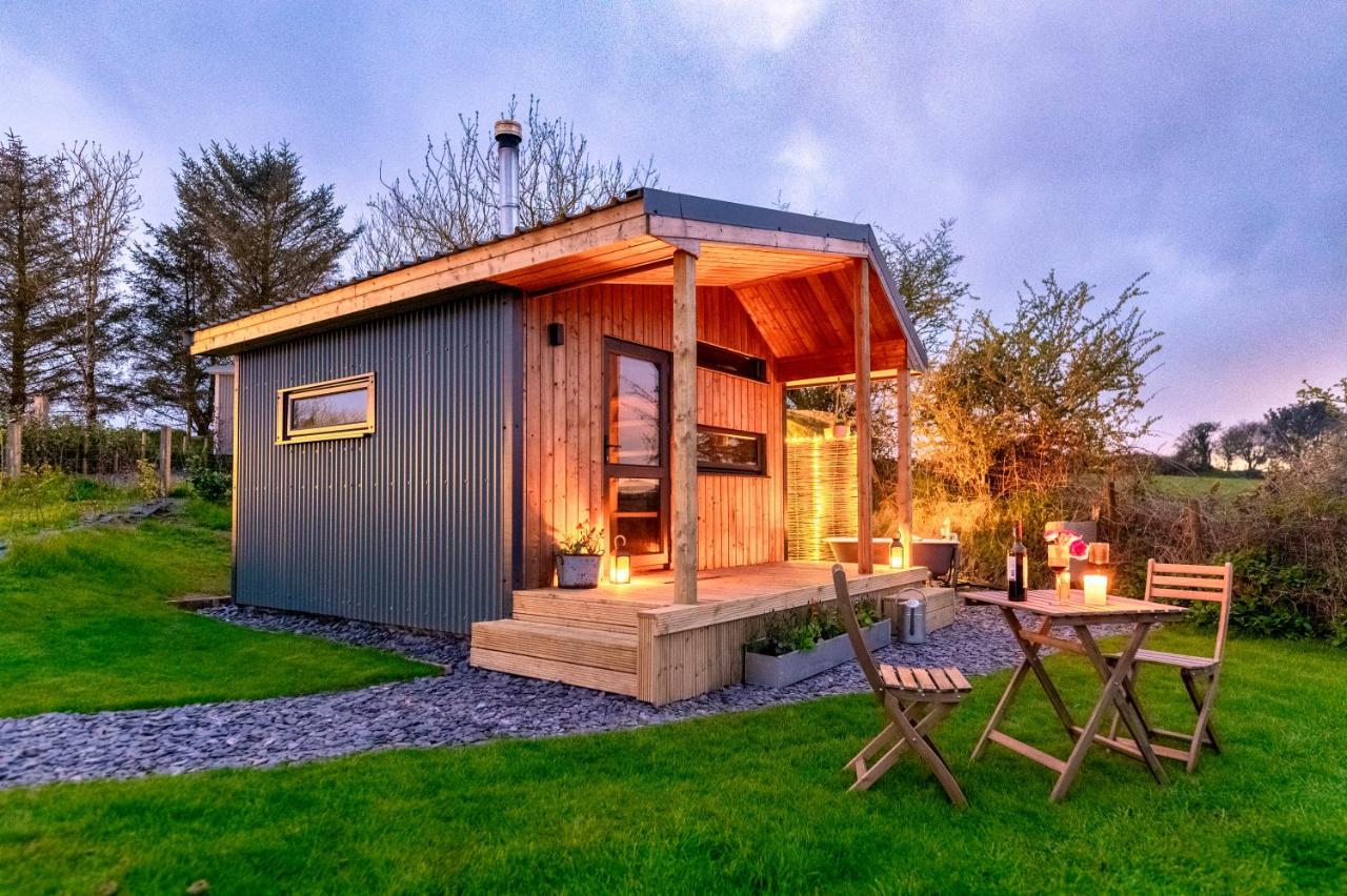 Luxury Glamping Cabin With Outdoor Bath On Cornish Flower Farm Truro Zewnętrze zdjęcie