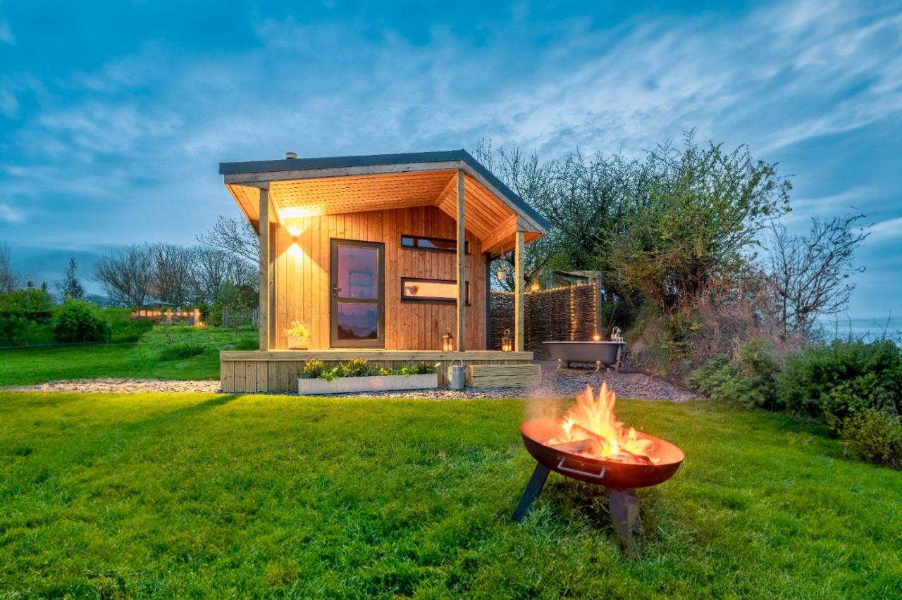 Luxury Glamping Cabin With Outdoor Bath On Cornish Flower Farm Truro Zewnętrze zdjęcie