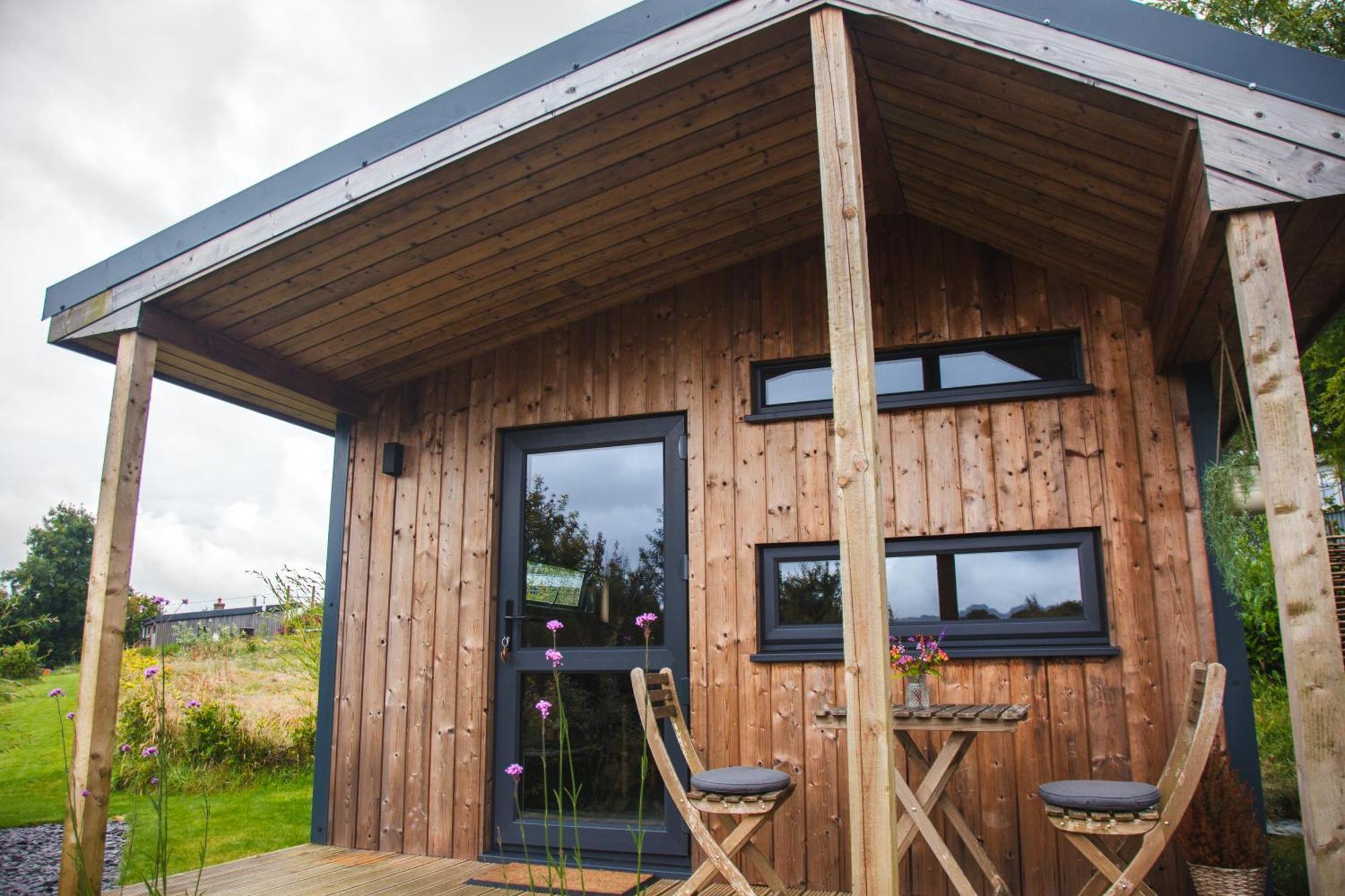 Luxury Glamping Cabin With Outdoor Bath On Cornish Flower Farm Truro Zewnętrze zdjęcie