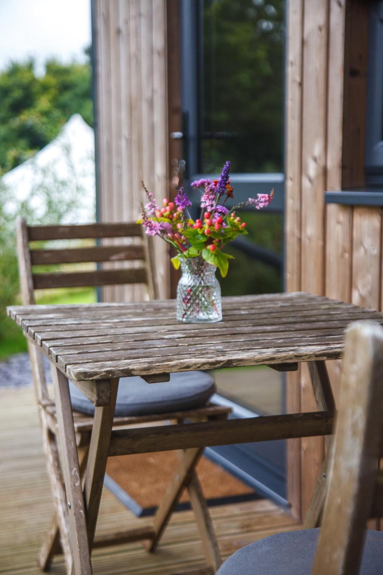 Luxury Glamping Cabin With Outdoor Bath On Cornish Flower Farm Truro Zewnętrze zdjęcie